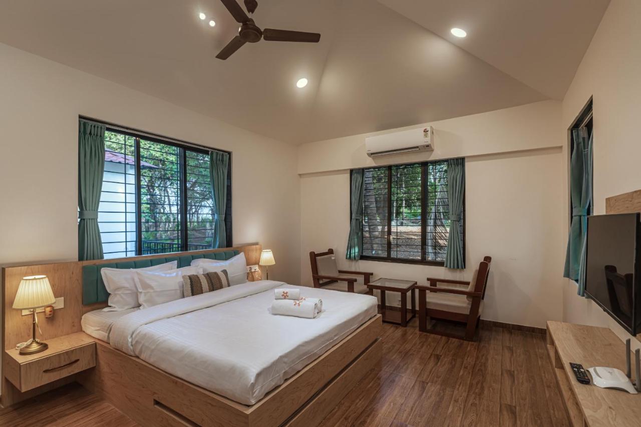 Saffronstays Riverfront Manor, 5-Bdr Pool Villa By Pej River Karjat Exterior photo