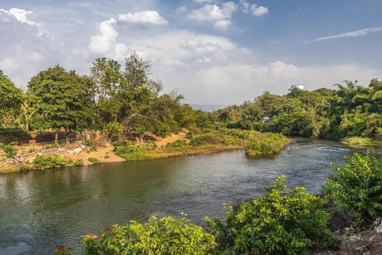 Saffronstays Riverfront Manor, 5-Bdr Pool Villa By Pej River Karjat Exterior photo